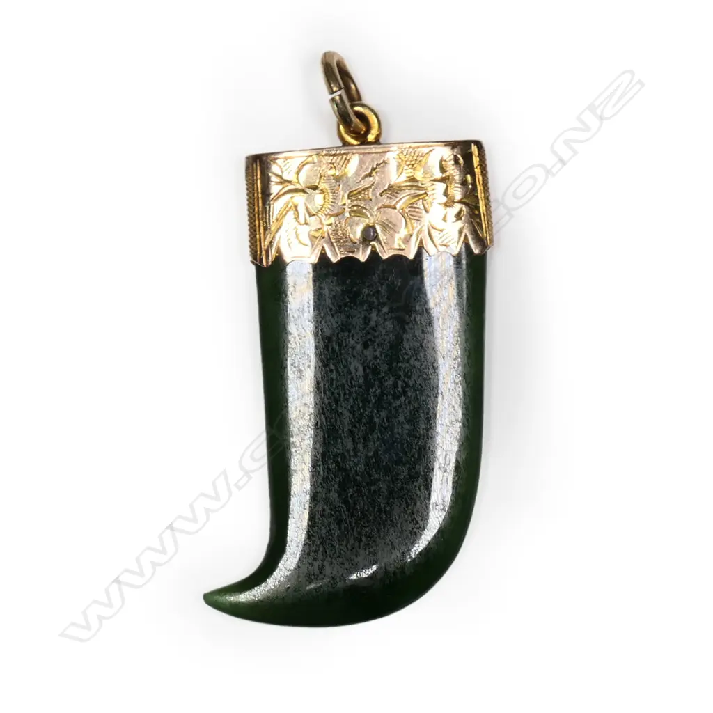 S. Bourdot & Sons (Christchurch) 9ct gold and greenstone claw form pendant, Image 1++
